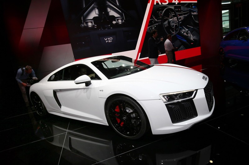 Sieu xe Audi R8 V10 ban dac biet gia 3,3 ty dong-Hinh-3